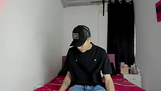 Snapshot of HeellBoy_ chatting on March 2026 07:37:02 PM HeellBoy online show from March 2026 07:37:02 PM