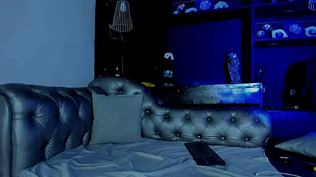 Snapshot of HeellBoy_ chatting on December 2025 02:34:01 AM HeellBoy online show from December 2025 02:34:01 AM