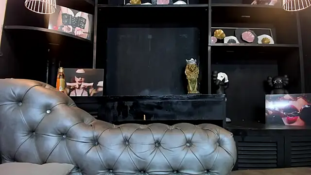 Snapshot of HeellBoy_ chatting on October 2025 09:01:01 PM HeellBoy online show from October 2025 09:01:01 PM