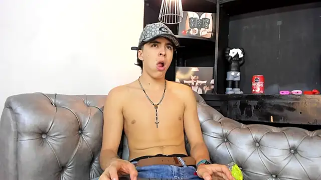 Snapshot of HeellBoy_ chatting on November 2025 12:19:02 PM HeellBoy online show from November 2025 12:19:02 PM