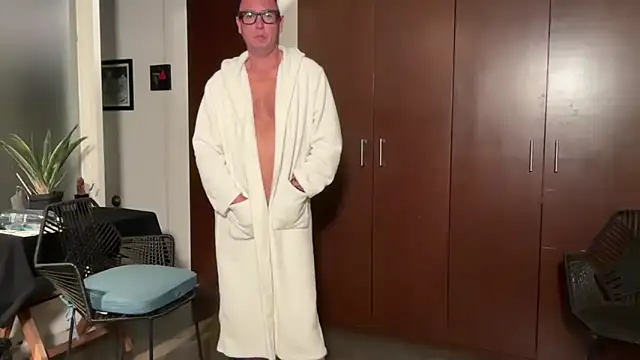 alanan881 online show from March 2026 12:57:01 AM