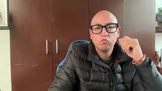 alanan881 online show from November 2025 06:30:01 PM