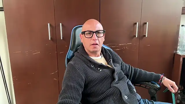 alanan881 online show from December 2025 06:17:01 PM