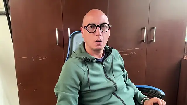 alanan881 online show from January 2026 05:38:01 PM