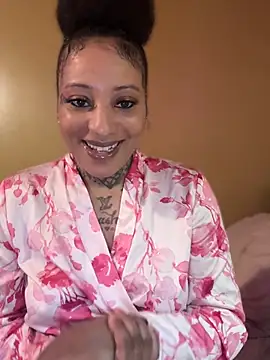 CrownedNyaries online show from June 2026 09:25:01 PM