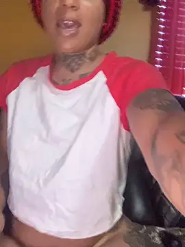 CrownedNyaries online show from January 2025 04:33:01 PM