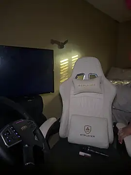 CrownedNyaries online show from March 2025 12:36:02 PM