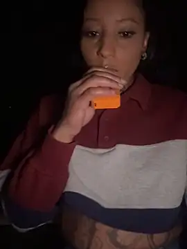 CrownedNyaries online show from September 2025 04:00:01 AM