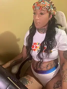 CrownedNyaries online show from February 2025 01:11:01 PM