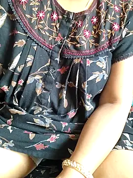 Snapshot of samitasharma chatting on June 2026 06:07:02 AM samitasharma online show from June 2026 06:07:02 AM