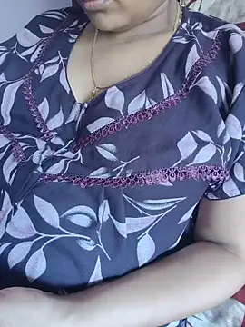 Snapshot of samitasharma chatting on June 2026 05:30:01 AM samitasharma online show from June 2026 05:30:01 AM