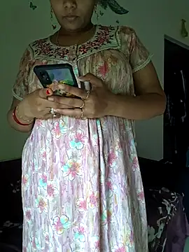 Snapshot of samitasharma chatting on July 2026 06:31:01 AM samitasharma online show from July 2026 06:31:01 AM
