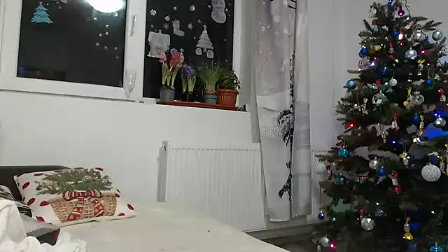 Snapshot of SweetMaddy888 chatting on December 2024 10:34:02 PM SweetMaddy888 online show from December 2024 10:34:02 PM