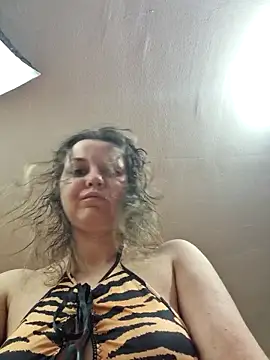 SweetMaddy888 online show from April 2026 01:18:01 PM