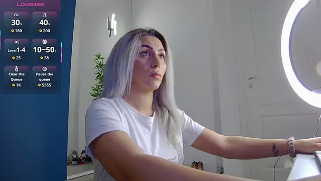 CelineMeyerr online show from May 2026 05:05:01 AM