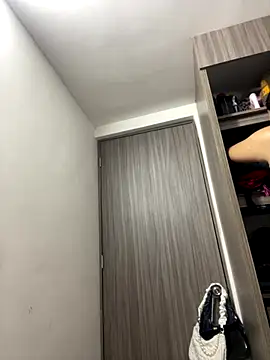 karla nill online show from October 2025 06:20:01 PM