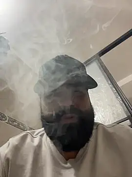 Lyon vach online show from November 2025 08:01:01 PM