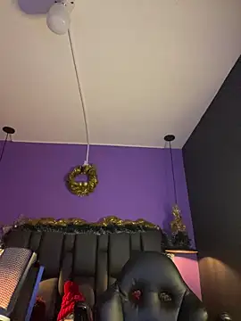 Lyon vach online show from December 2025 07:46:02 PM