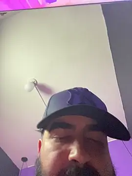 Lyon vach online show from November 2025 08:20:01 PM