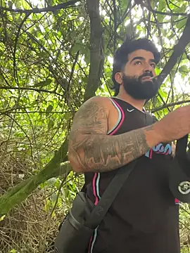 Lyon vach online show from November 2025 08:01:01 PM