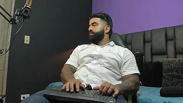 Lyon vach online show from March 2026 11:41:01 PM