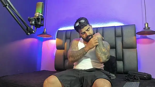 Lyon vach online show from February 2026 09:49:01 PM