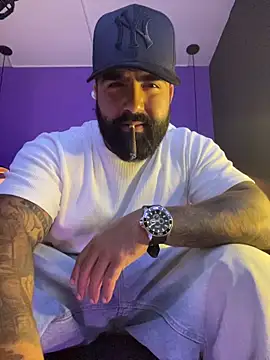 Lyon vach online show from November 2025 08:13:02 PM