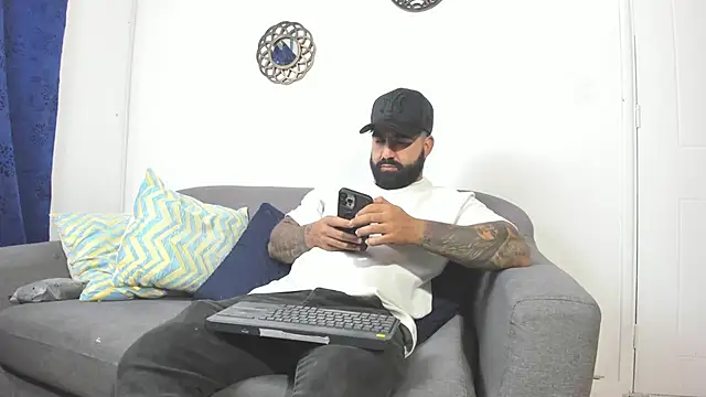 Snapshot of Lyon_vach chatting on May 2026 12:03:01 AM Lyon vach online show from May 2026 12:03:01 AM