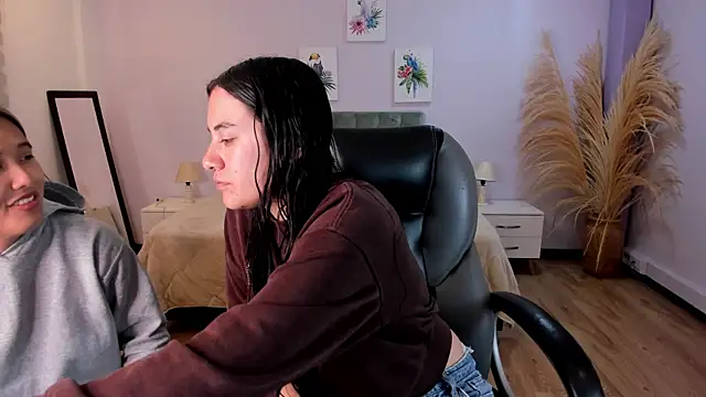 Snapshot of Icysweetcam chatting on November 2025 10:37:01 AM Icysweetcam online show from November 2025 10:37:01 AM