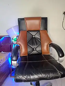 Snapshot of Black-Pearll chatting on March 2025 02:53:02 PM Black-Pearll online show from March 2025 02:53:02 PM