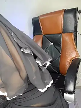 Snapshot of Black-Pearll chatting on March 2025 04:14:01 PM Black-Pearll online show from March 2025 04:14:01 PM