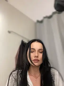 Snapshot of Roxana-Sexy chatting on February 2026 05:14:02 AM Roxana-Sexy online show from February 2026 05:14:02 AM