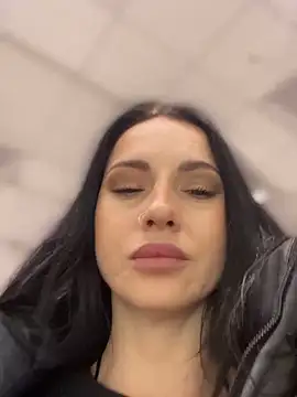 Snapshot of Roxana-Sexy chatting on February 2026 05:29:02 AM Roxana-Sexy online show from February 2026 05:29:02 AM