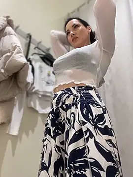 Snapshot of Roxana-Sexy chatting on February 2026 06:08:02 AM Roxana-Sexy online show from February 2026 06:08:02 AM