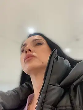 Snapshot of Roxana-Sexy chatting on February 2026 06:02:02 AM Roxana-Sexy online show from February 2026 06:02:02 AM