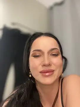 Snapshot of Roxana-Sexy chatting on February 2026 05:51:01 AM Roxana-Sexy online show from February 2026 05:51:01 AM