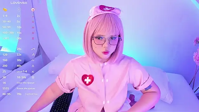 NanaOsaky online show from February 2026 12:13:02 PM