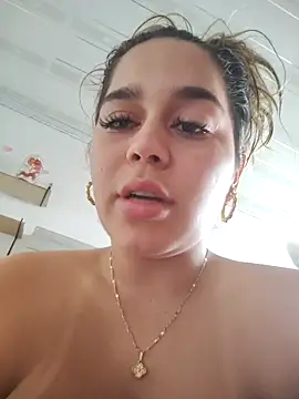 LaurenWelly  online show from April 2026 10:00:01 PM