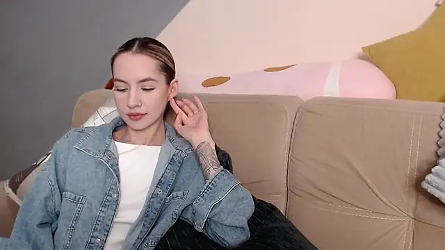 AmbrielHailey online show from November 2025 03:44:01 AM