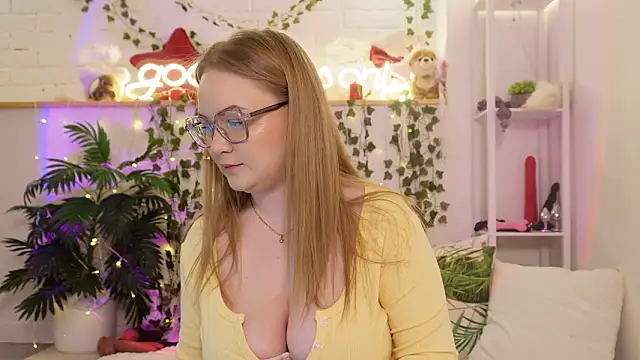 MonicaAsis online show from February 2026 05:44:02 PM