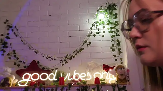 MonicaAsis online show from March 2026 05:39:02 PM