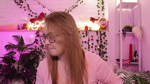 MonicaAsis online show from April 2026 06:12:02 PM