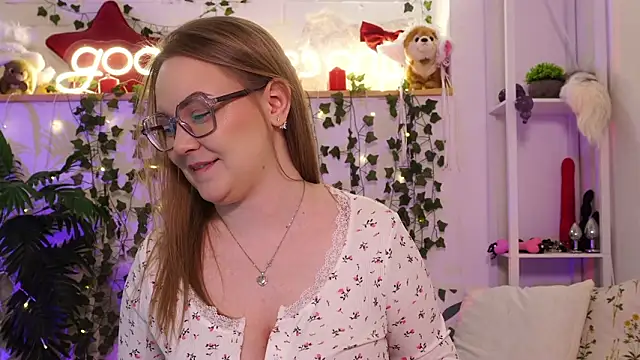 MonicaAsis online show from March 2026 06:08:02 PM