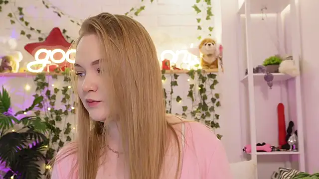 MonicaAsis online show from February 2026 06:05:01 PM