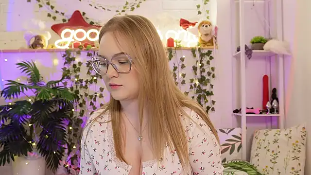 MonicaAsis online show from March 2026 06:02:01 PM