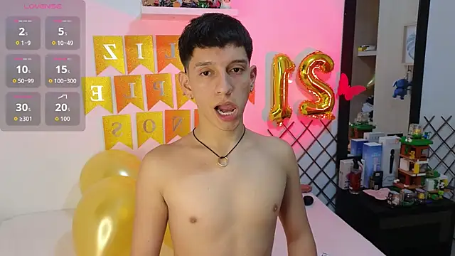 milky  boy  online show from December 2025 04:02:02 AM