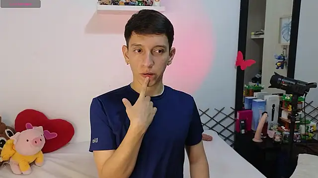 milky  boy  online show from February 2026 04:55:01 AM