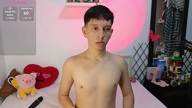 milky  boy  online show from November 2025 04:05:01 AM