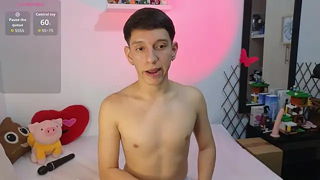 milky  boy  online show from September 2025 04:39:01 AM