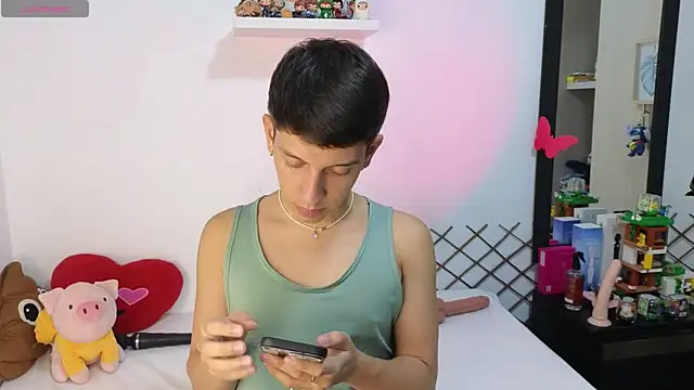 milky  boy  online show from January 2026 04:39:01 AM